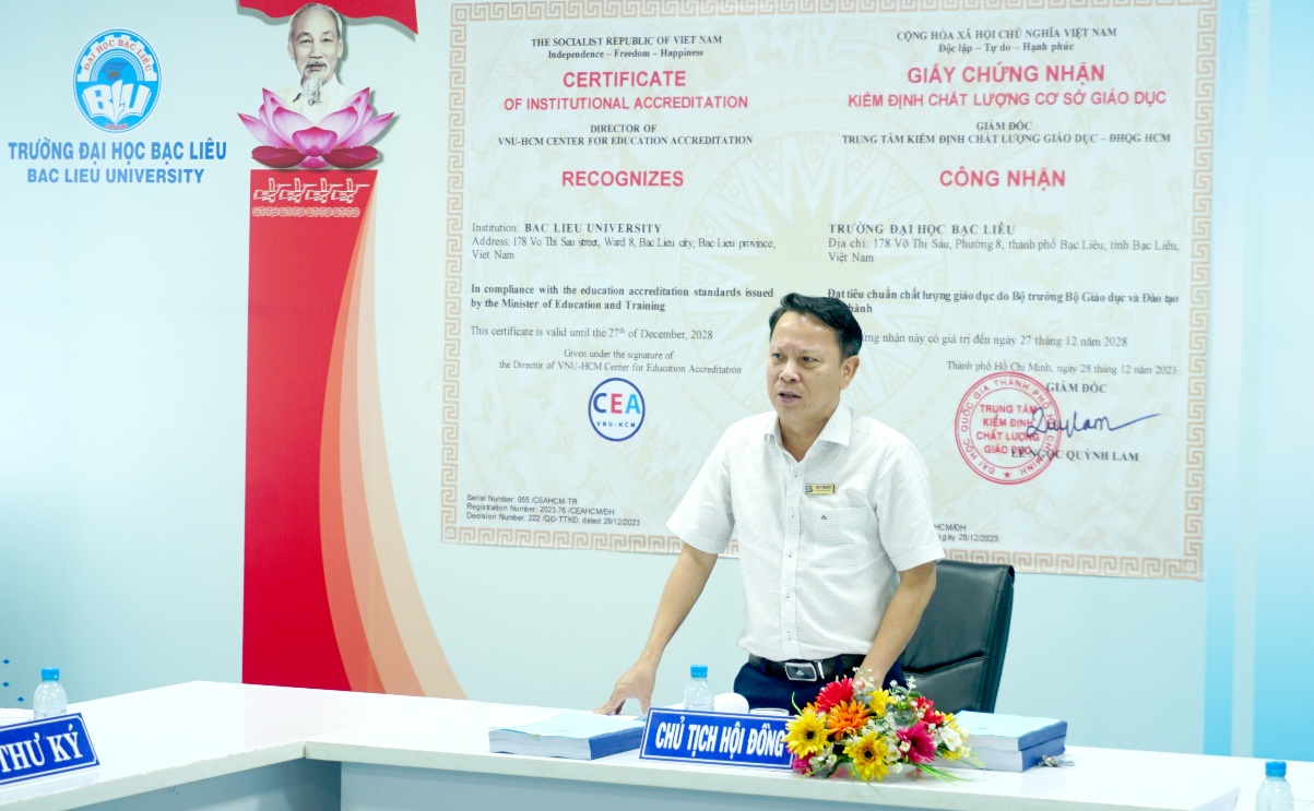 Ảnh c&oacute; chứa văn bản, trang phục, đ&agrave;n &ocirc;ng, Mặt ngườiNội dung do AI tạo ra c&oacute; thể kh&ocirc;ng ch&iacute;nh x&aacute;c.